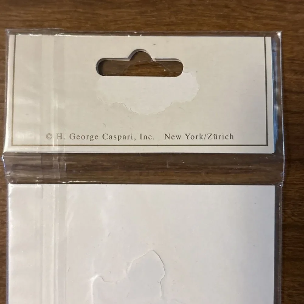 Pack Of 8 Caspari Die-Cut Place Cards Apple  w/ Gold Trim